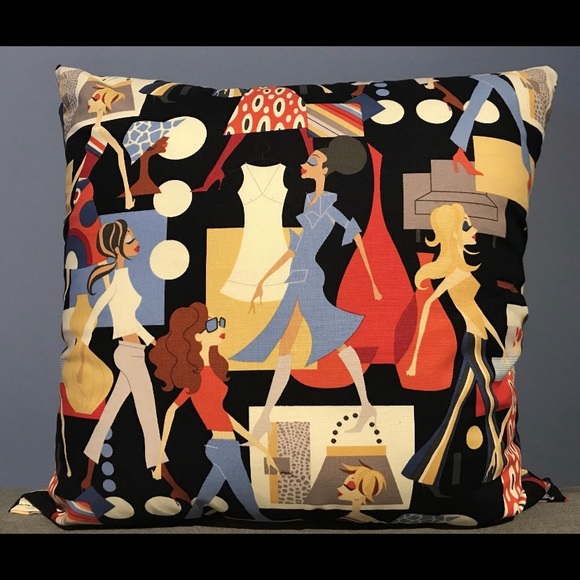 Throw pillow - Picture 1 of 1